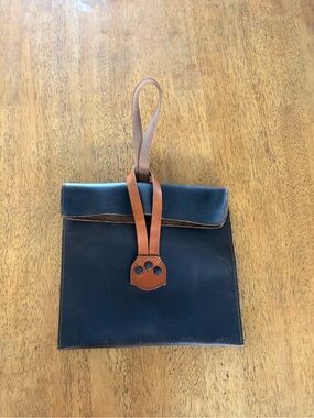 Saddleback, leather company, messenger bag